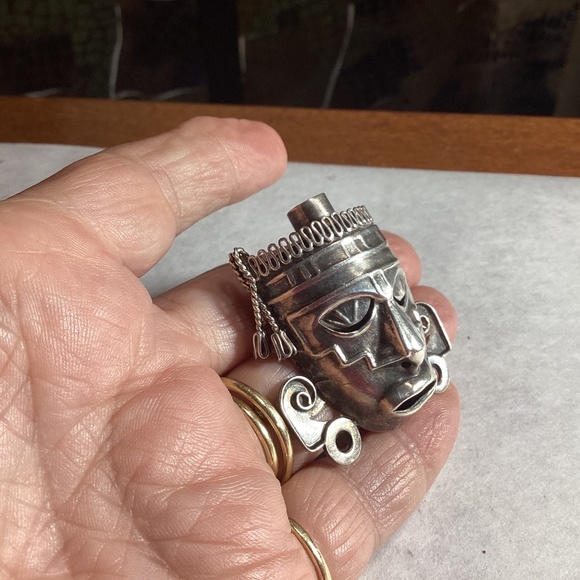 ETHNIC FACE BROOCH. STERLING. AMAZING ITEM MUST SEE 💜💛💚🩷💙🩵❤️🖤 - Picture 4 of 8